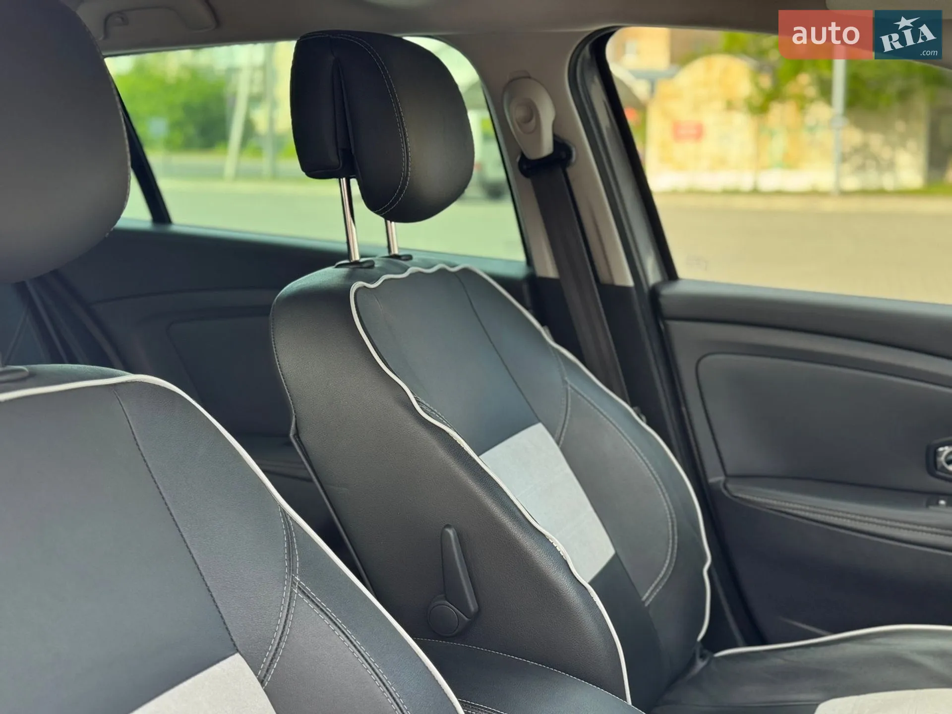 2012 Renault Megane - мініатюра 44