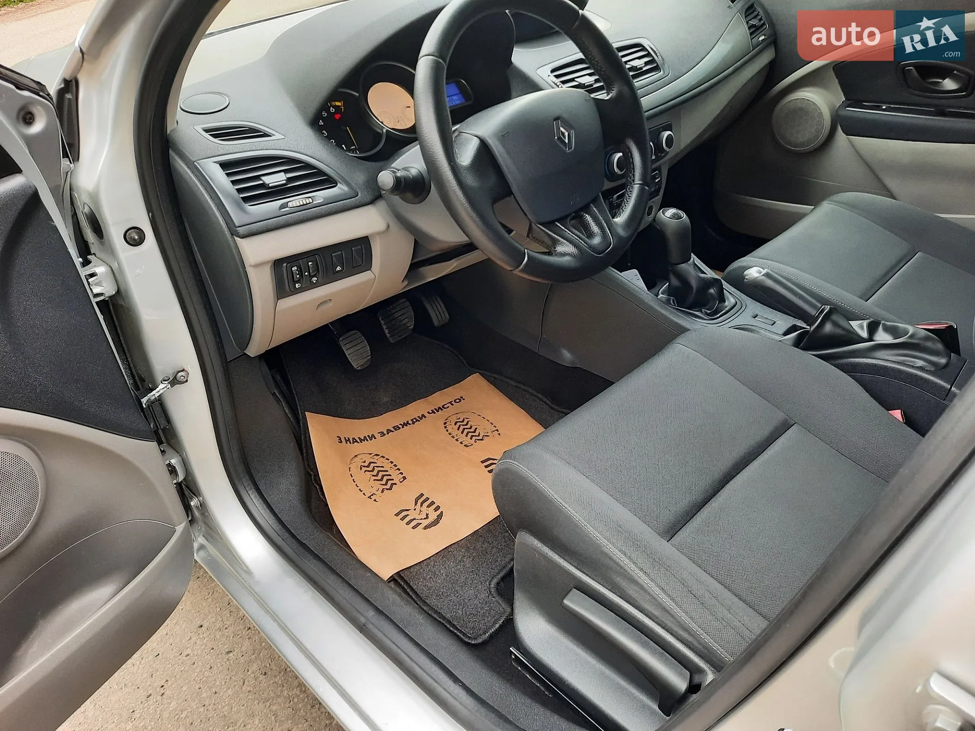 2011 Renault Megane - мініатюра 28