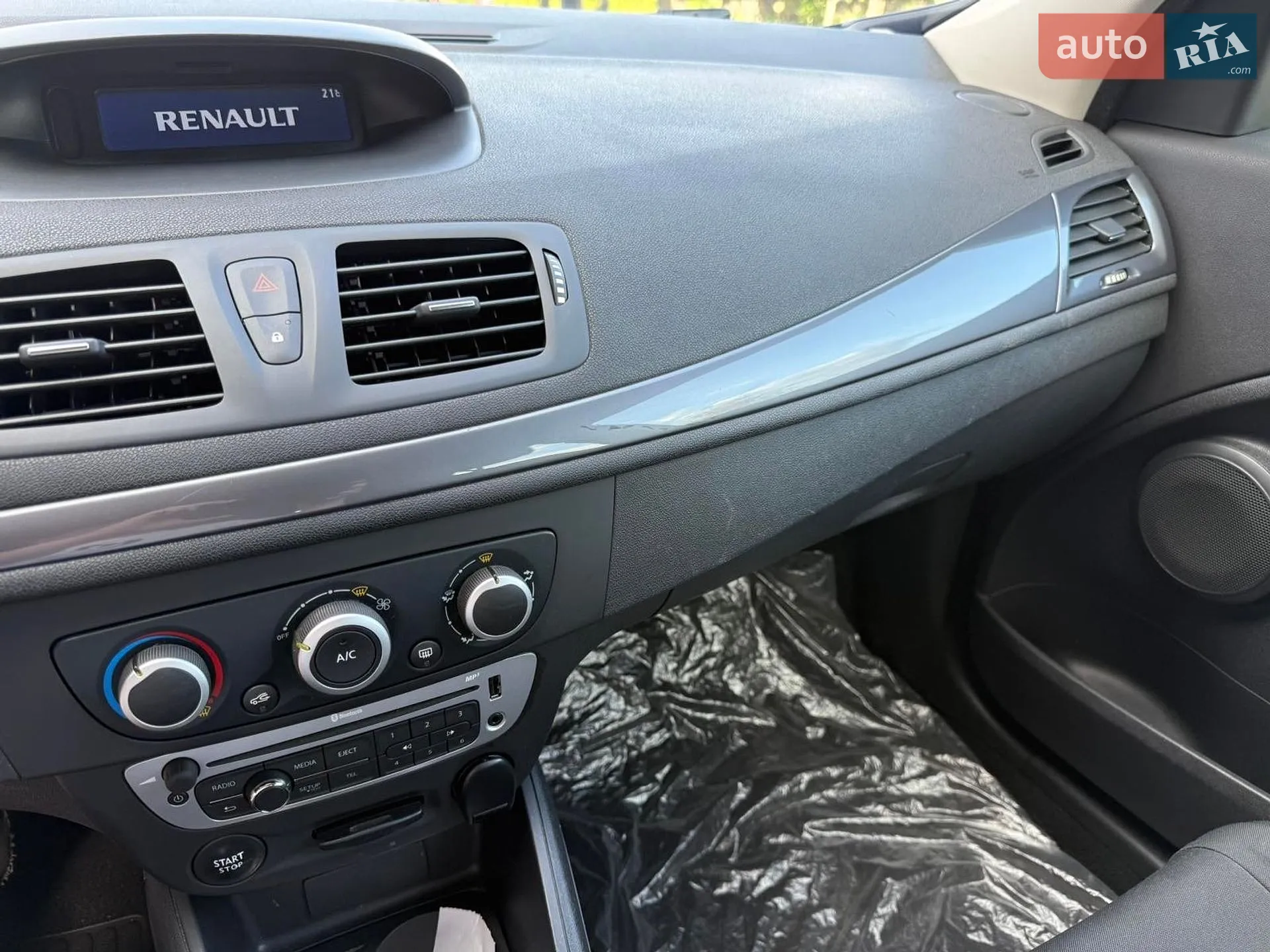 2015 Renault Megane - мініатюра 27