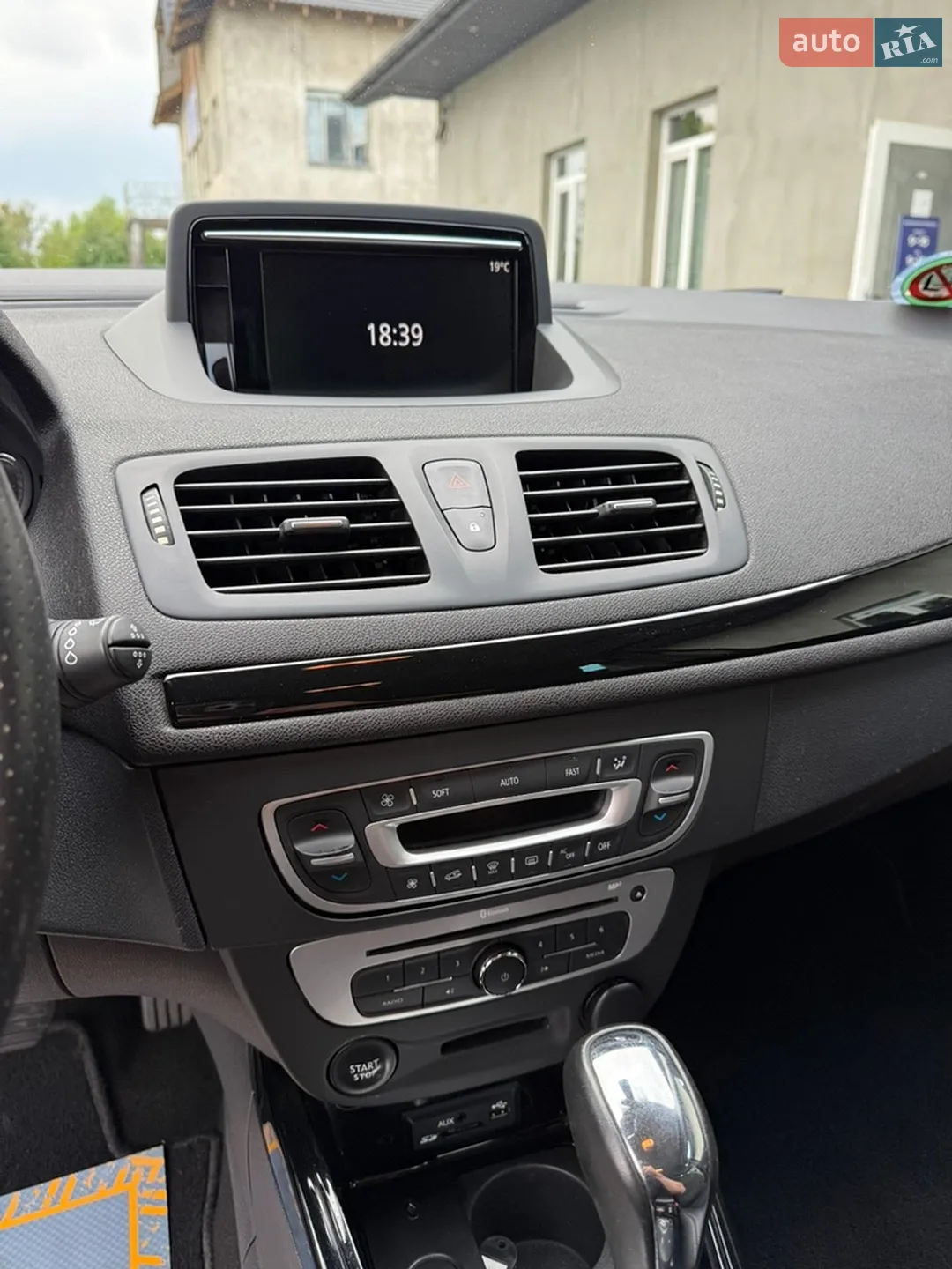 2015 Renault Megane - мініатюра 145