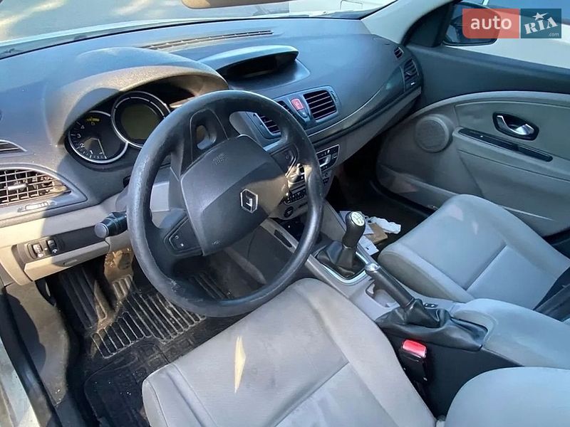 Хэтчбек Renault Megane 2010 в Киеве фото 5 Хэтчбек Renault Megane 2010 в Киеве