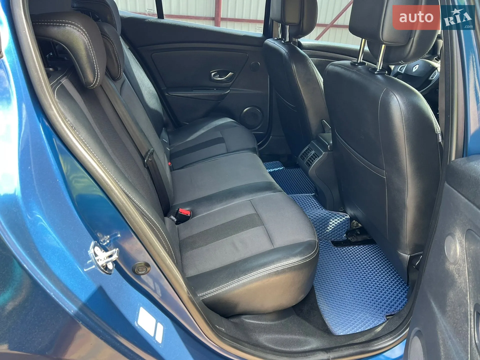 2011 Renault Megane - мініатюра 29