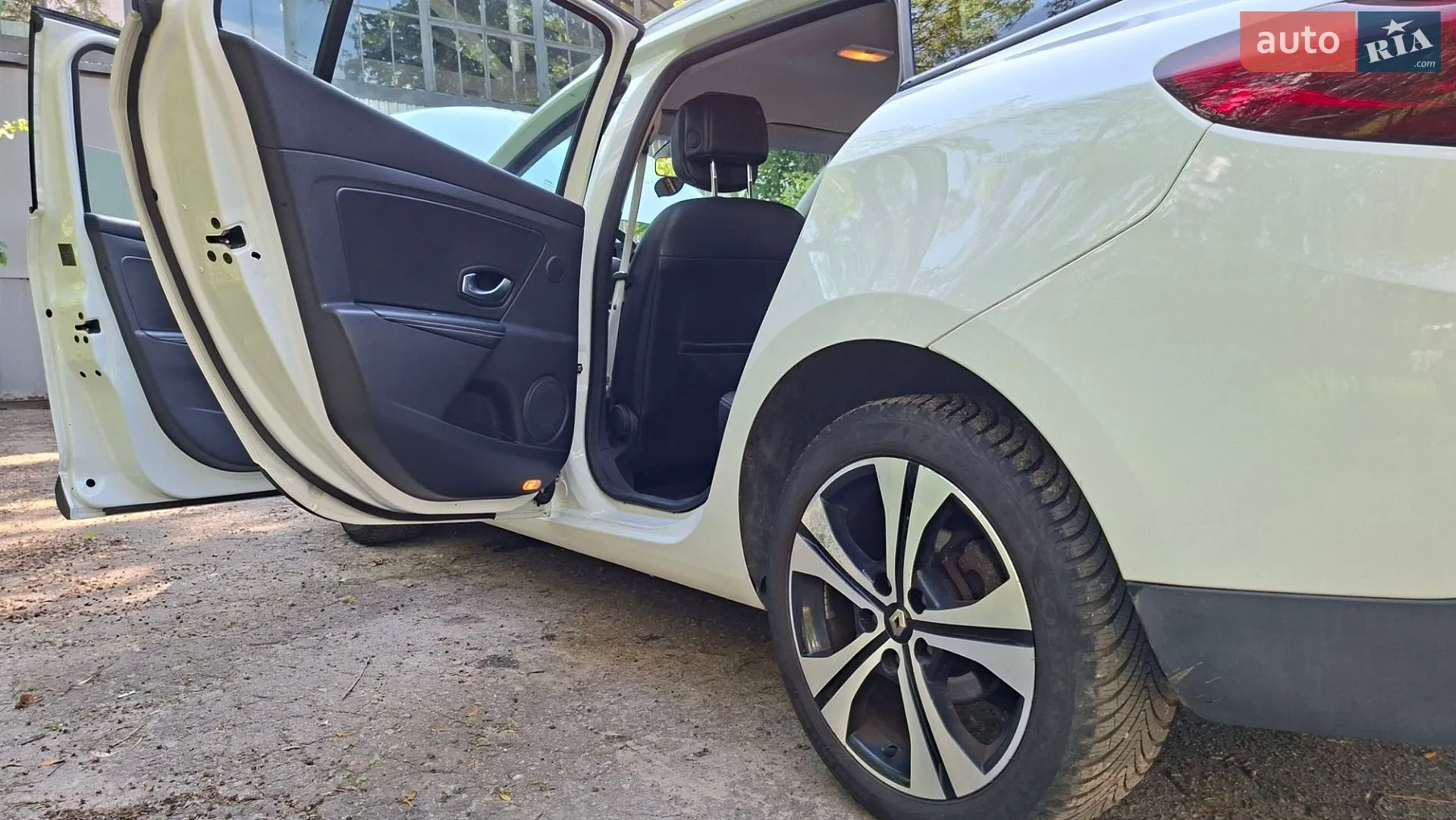 2011 Renault Megane - мініатюра 28