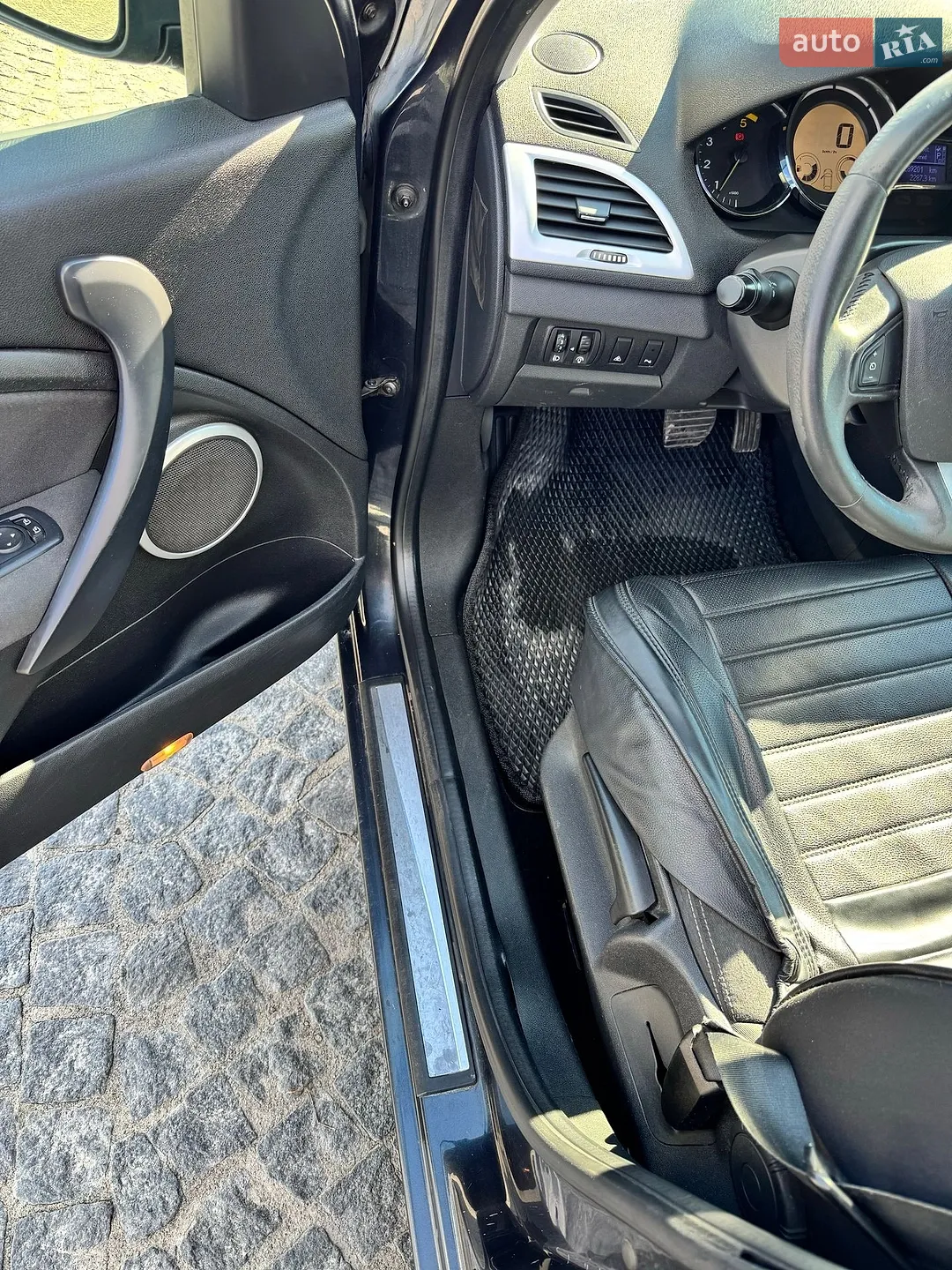 2010 Renault Megane - мініатюра 19