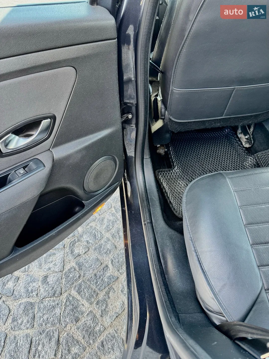 2010 Renault Megane - мініатюра 23