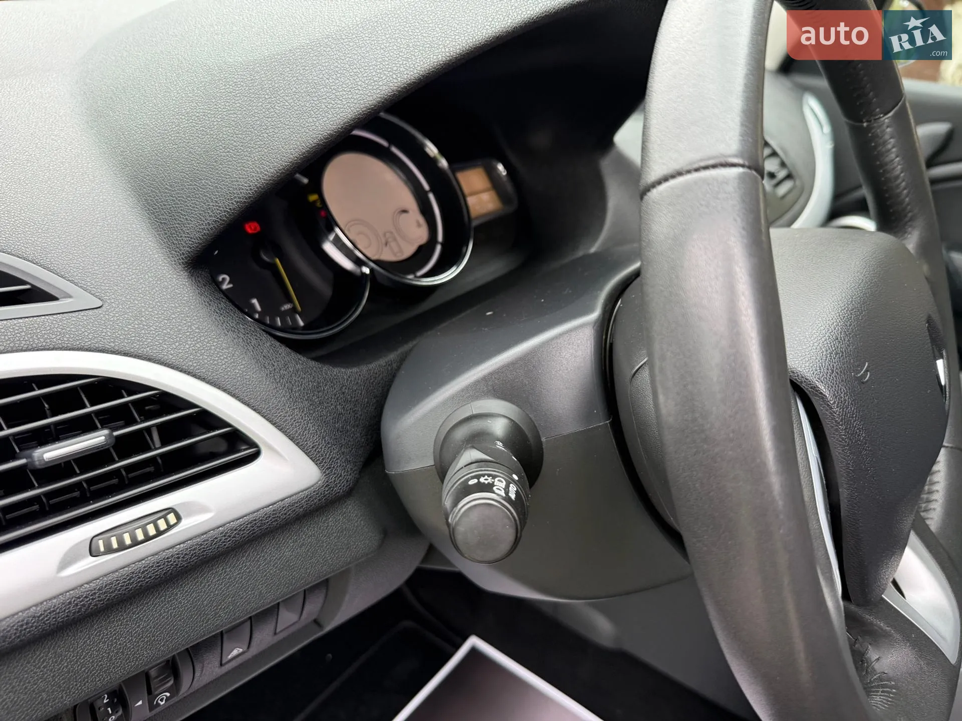 2012 Renault Megane - мініатюра 43