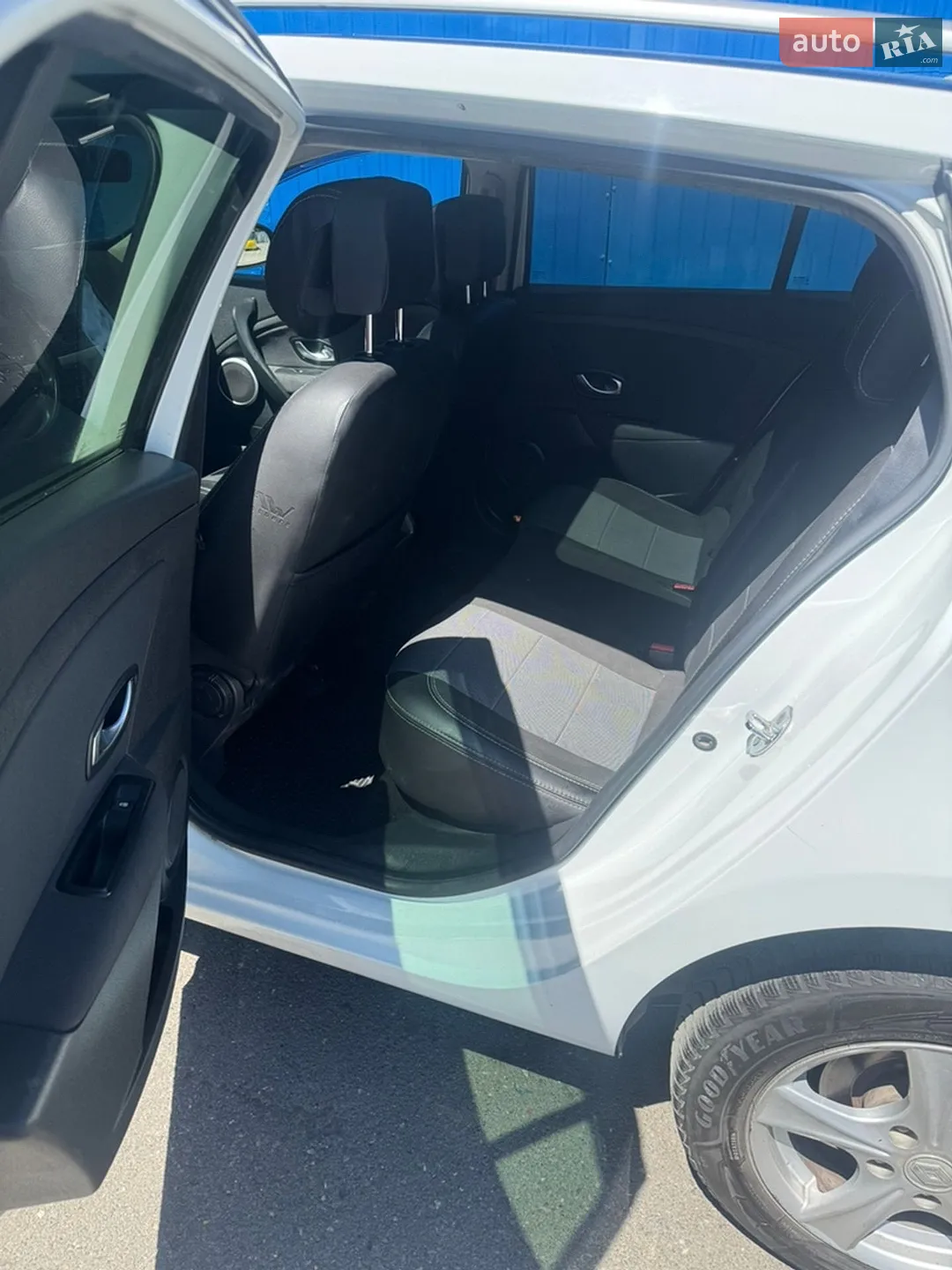 2010 Renault Megane - мініатюра 14