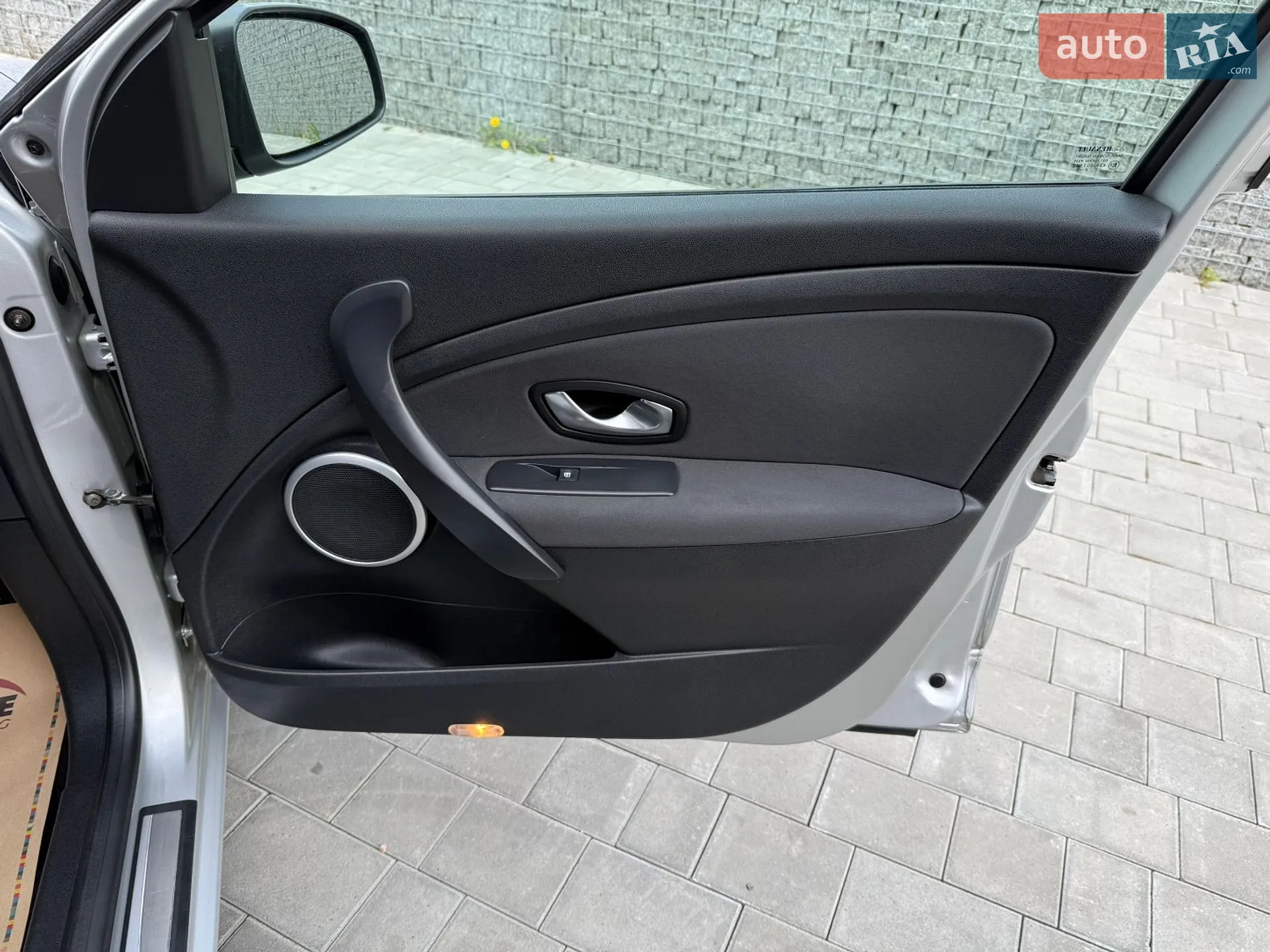 2010 Renault Megane - мініатюра 21