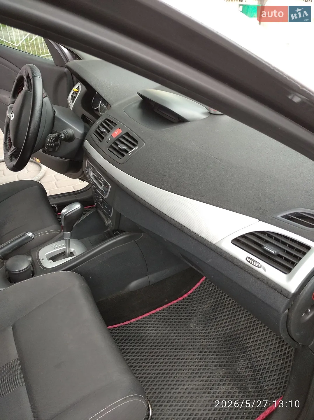 2010 Renault Megane - мініатюра 2