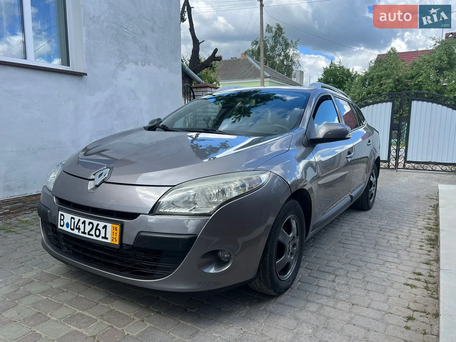 2010 Renault Megane - мініатюра 2