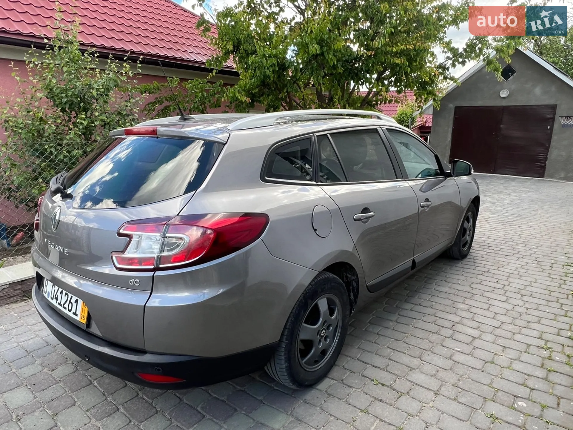 2010 Renault Megane - мініатюра 11