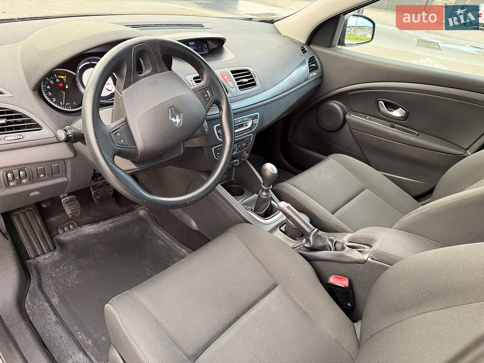 2010 Renault Megane - мініатюра 23