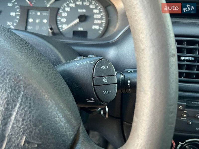 Седан Renault Megane 2003 в Могилев-Подольске