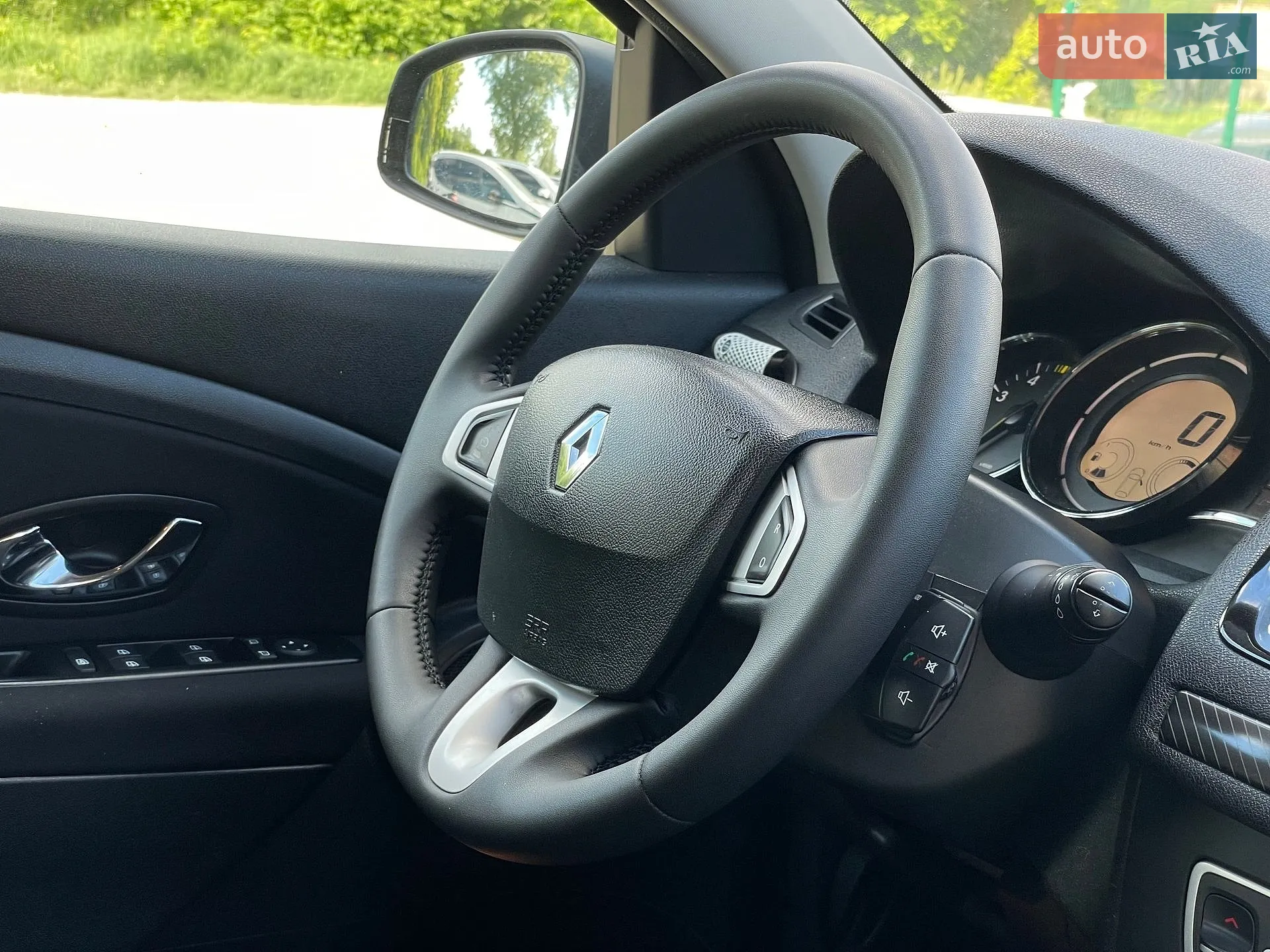 2012 Renault Megane - мініатюра 33