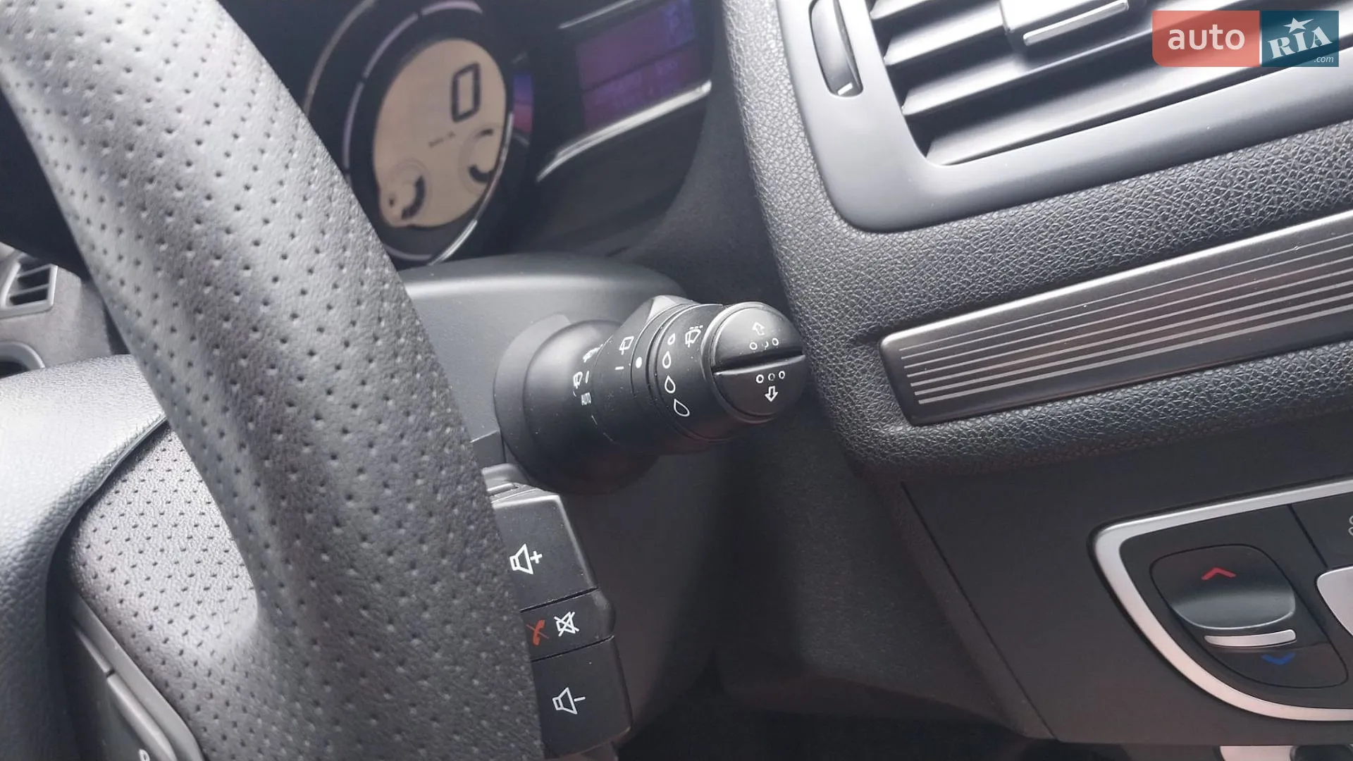 2011 Renault Megane - мініатюра 21
