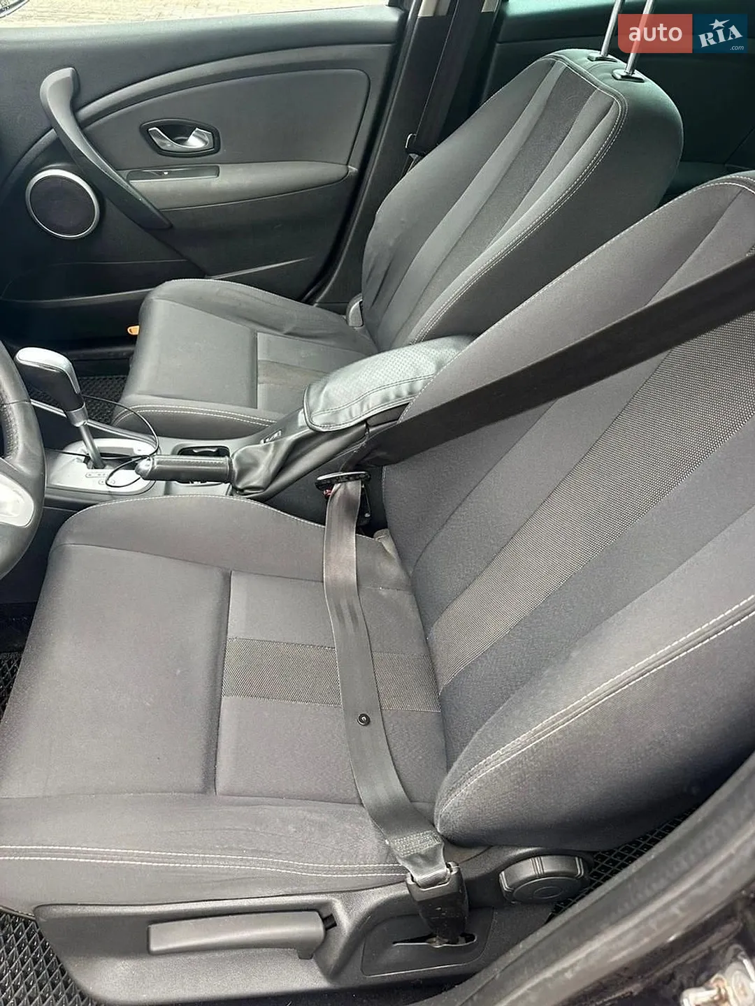 2010 Renault Megane - мініатюра 2