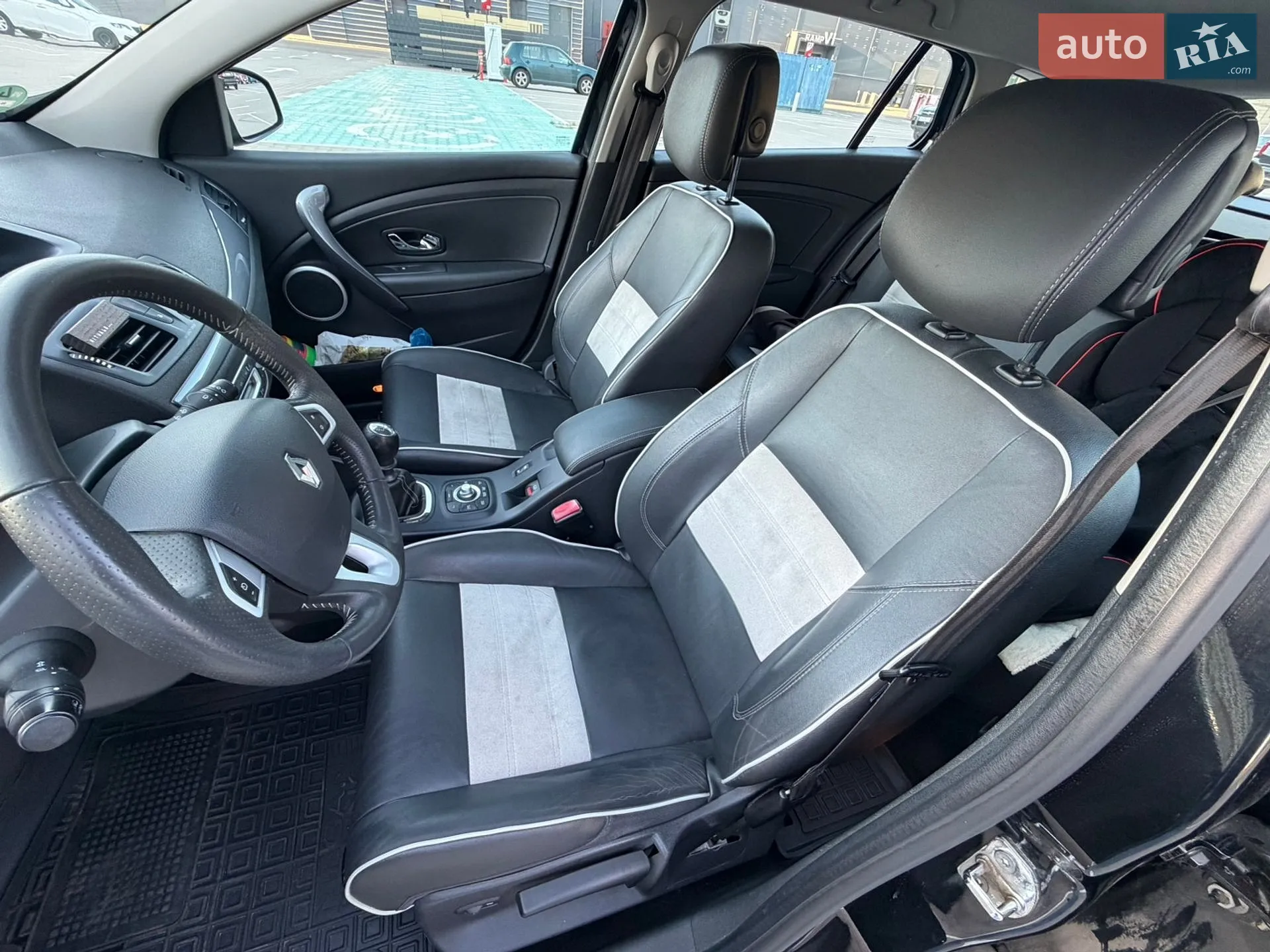 2012 Renault Megane - мініатюра 21