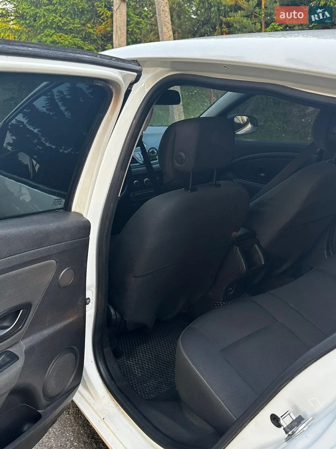 2010 Renault Megane - мініатюра 24