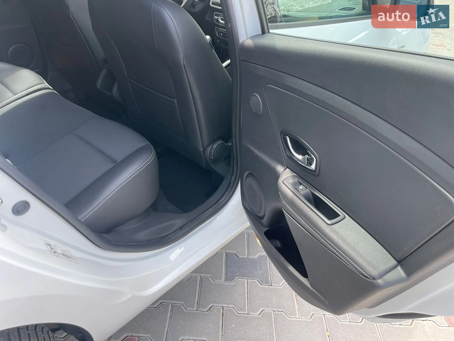 2012 Renault Megane - мініатюра 24