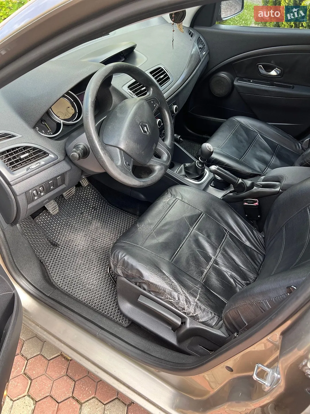 2011 Renault Megane - мініатюра 43