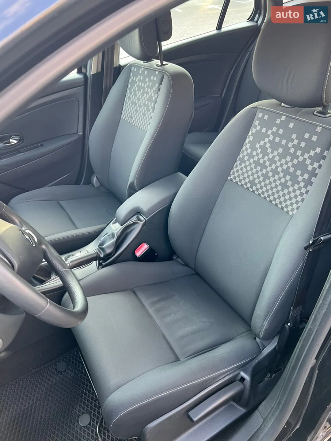 2012 Renault Megane - мініатюра 24
