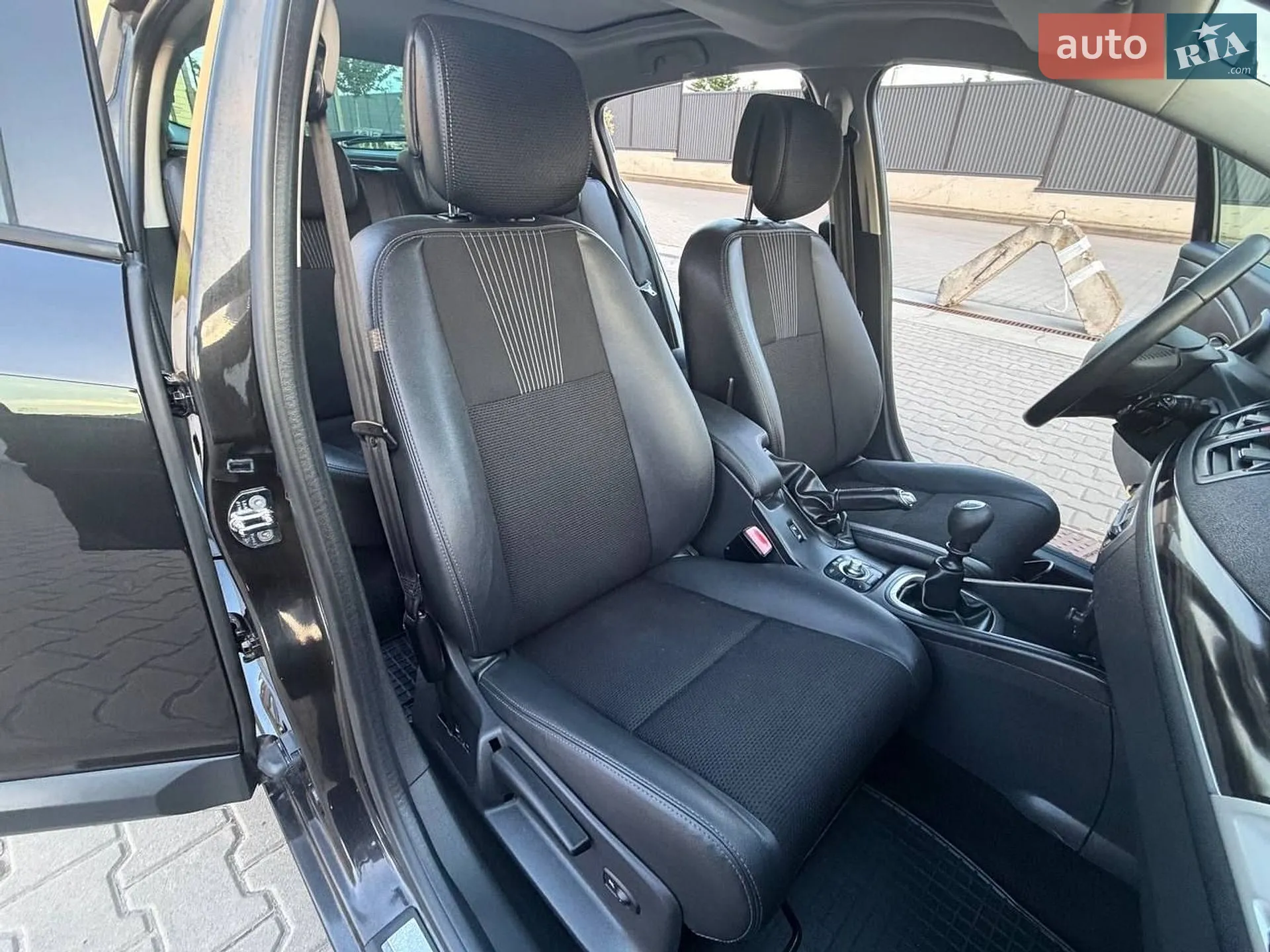 2010 Renault Megane - мініатюра 37