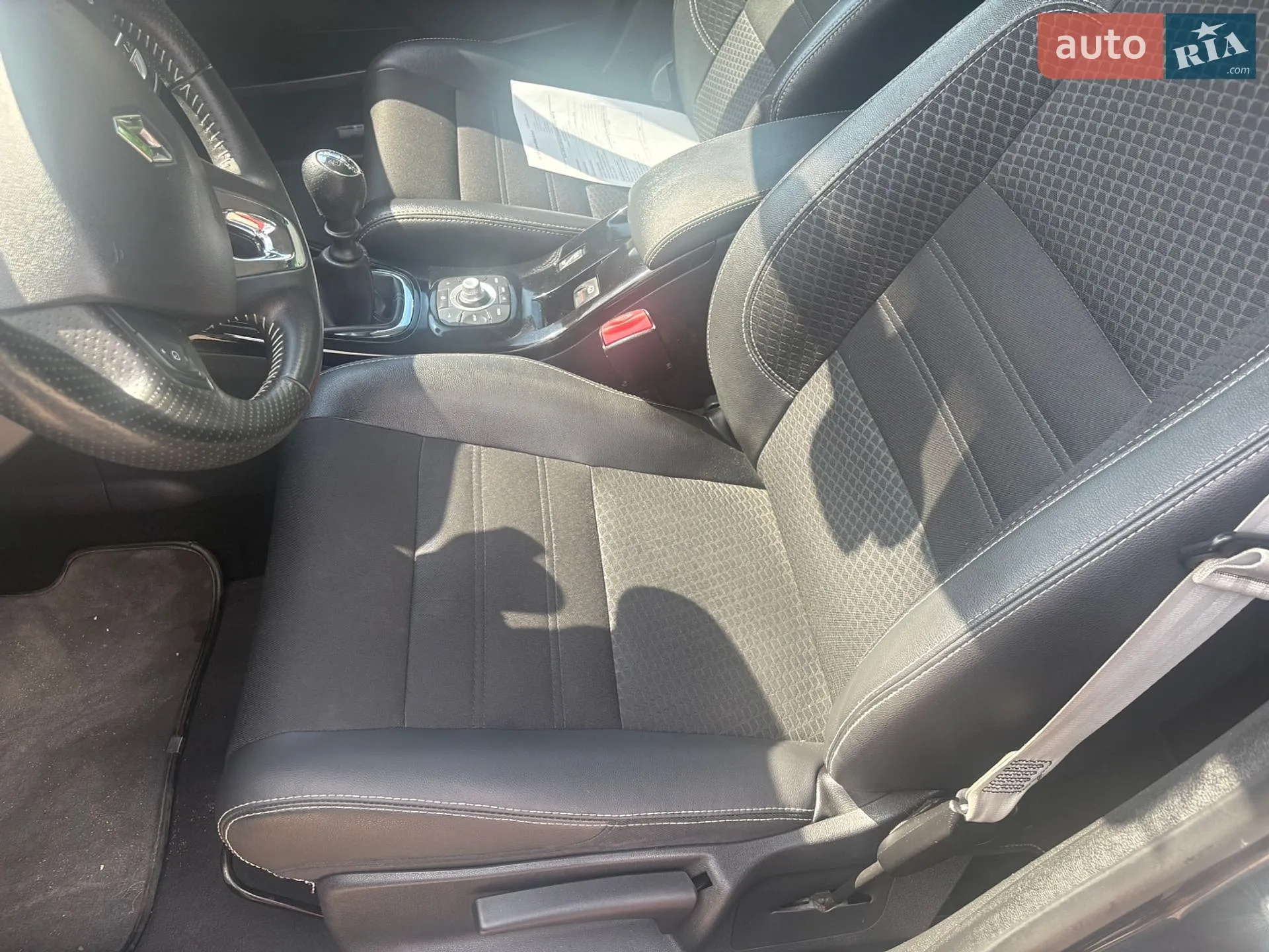 2015 Renault Megane - мініатюра 29