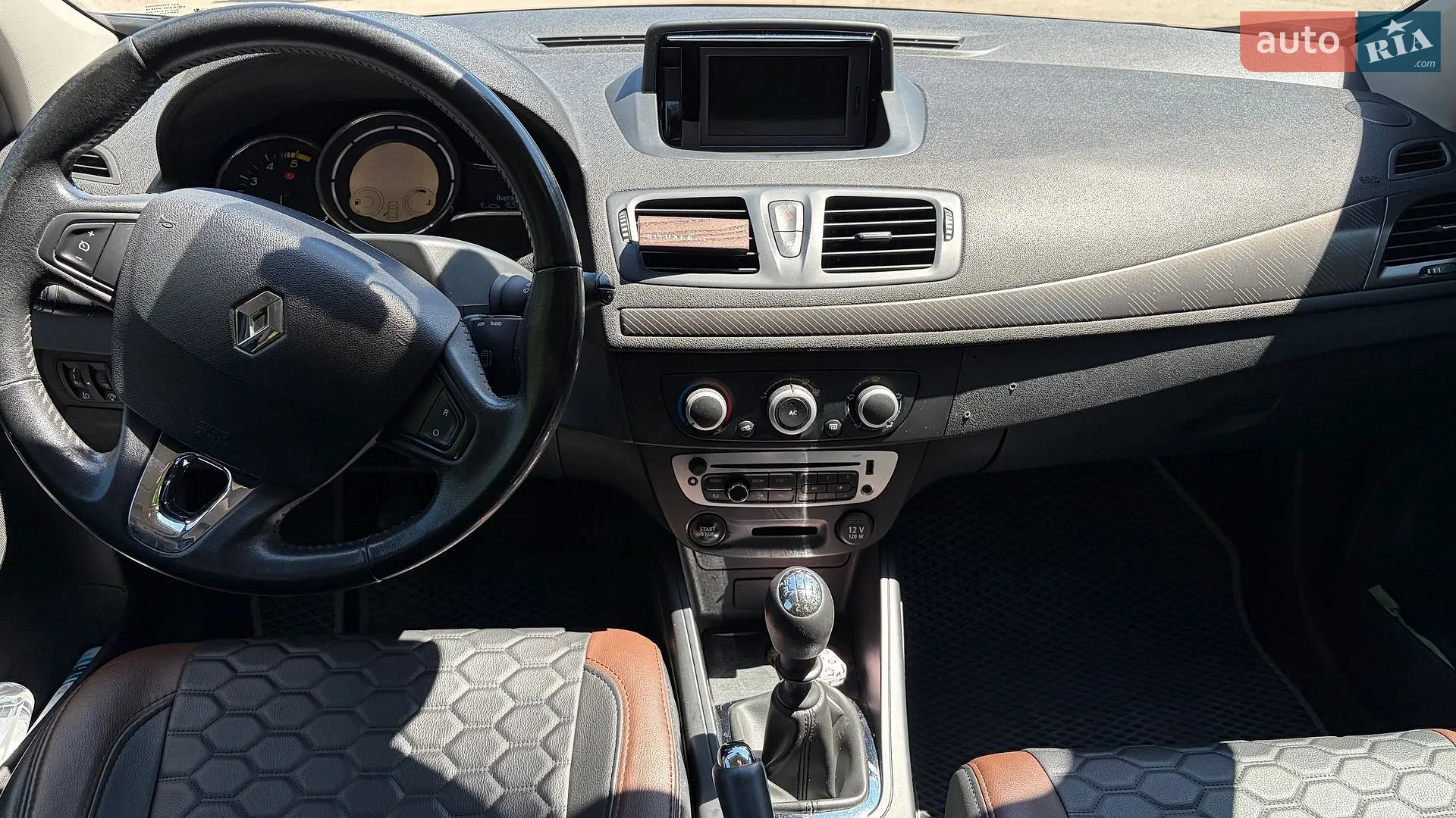 2013 Renault Megane - мініатюра 25