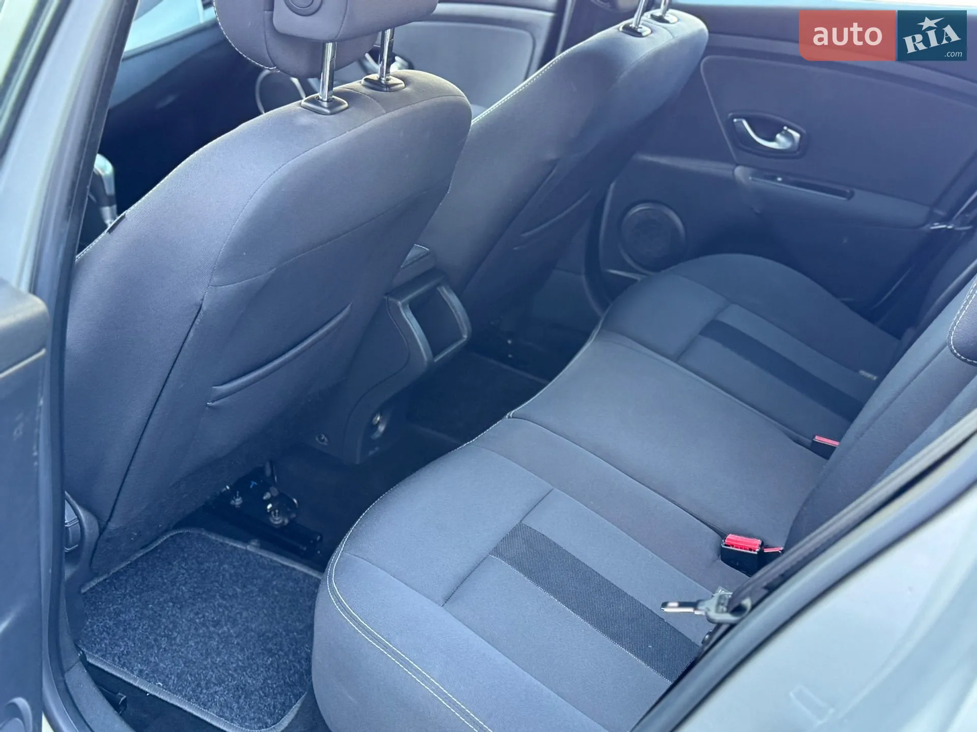2010 Renault Megane - мініатюра 10
