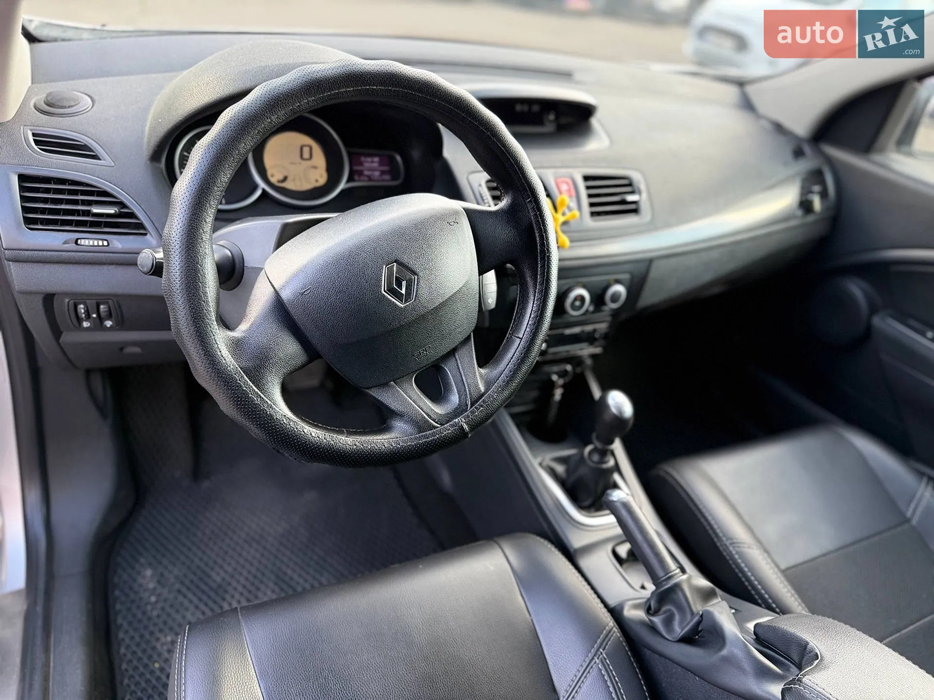 2010 Renault Megane - мініатюра 13