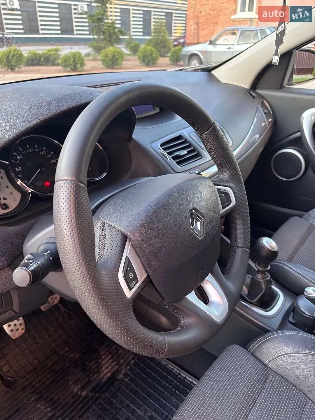 Renault Megane 2011 VIN VF1KZ8G0646178721 фото оголошення 29 з 58