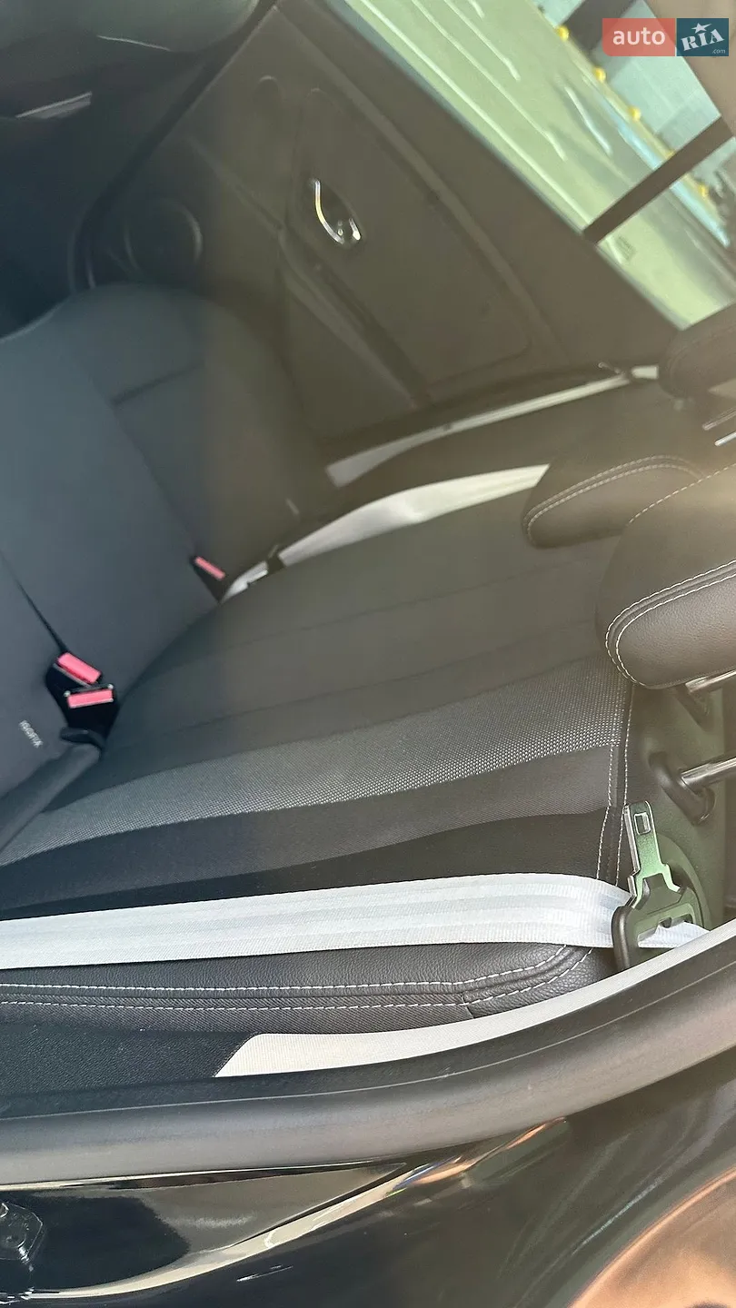 2012 Renault Megane - мініатюра 27