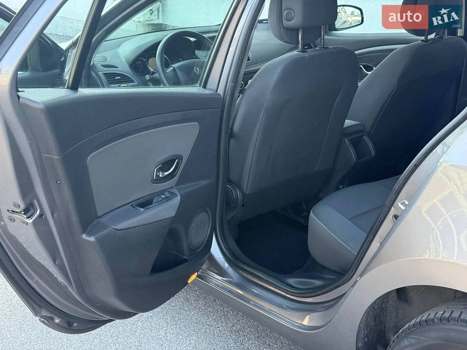 2011 Renault Megane - мініатюра 41