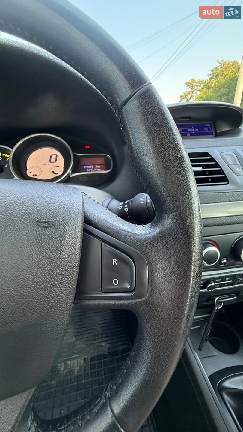 2012 Renault Megane - мініатюра 23