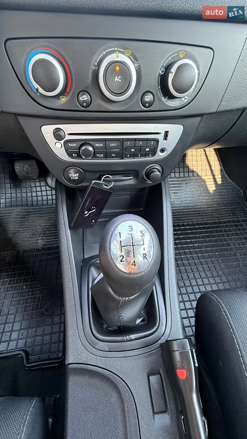 2012 Renault Megane - мініатюра 26