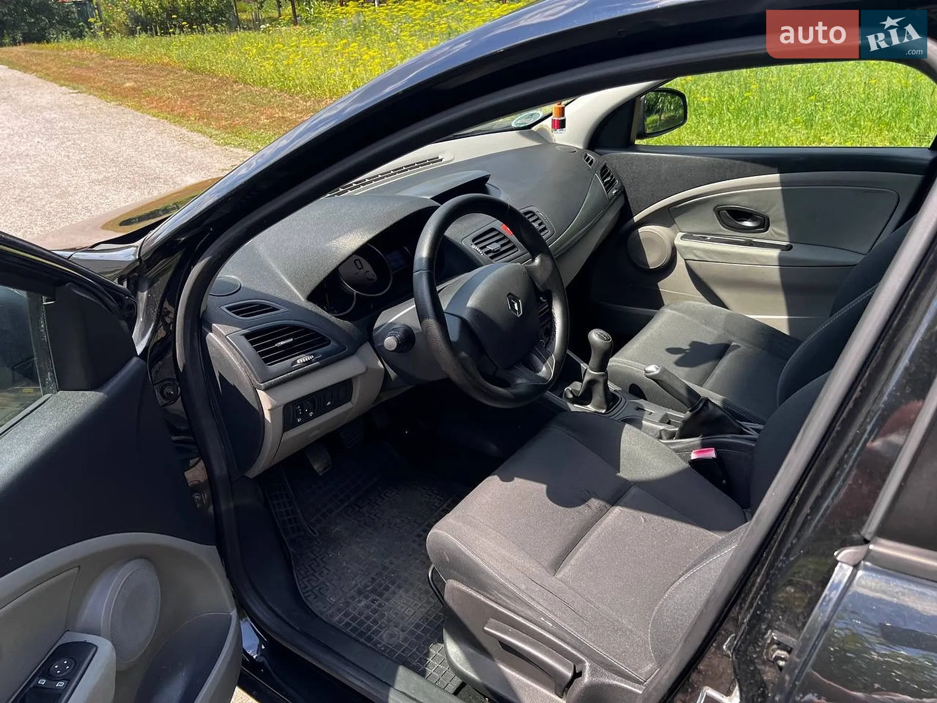 Renault Megane 2010 VIN VF1BZ1R0544451392 фото оголошення 8 з 19