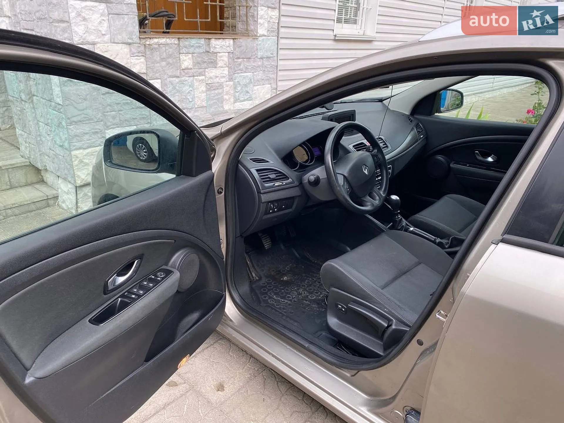 2010 Renault Megane - мініатюра 23