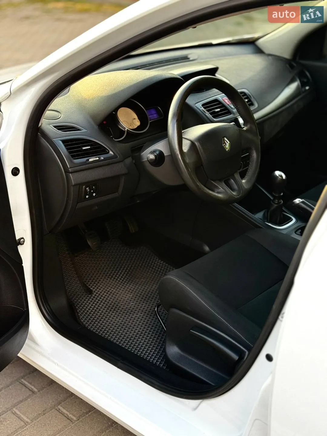 2010 Renault Megane - мініатюра 9