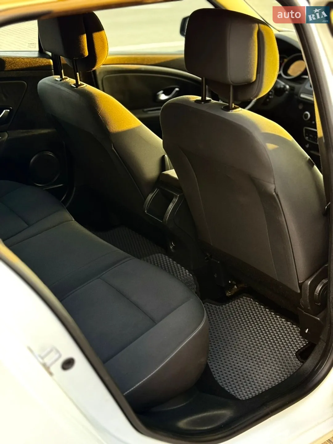 2010 Renault Megane - мініатюра 14