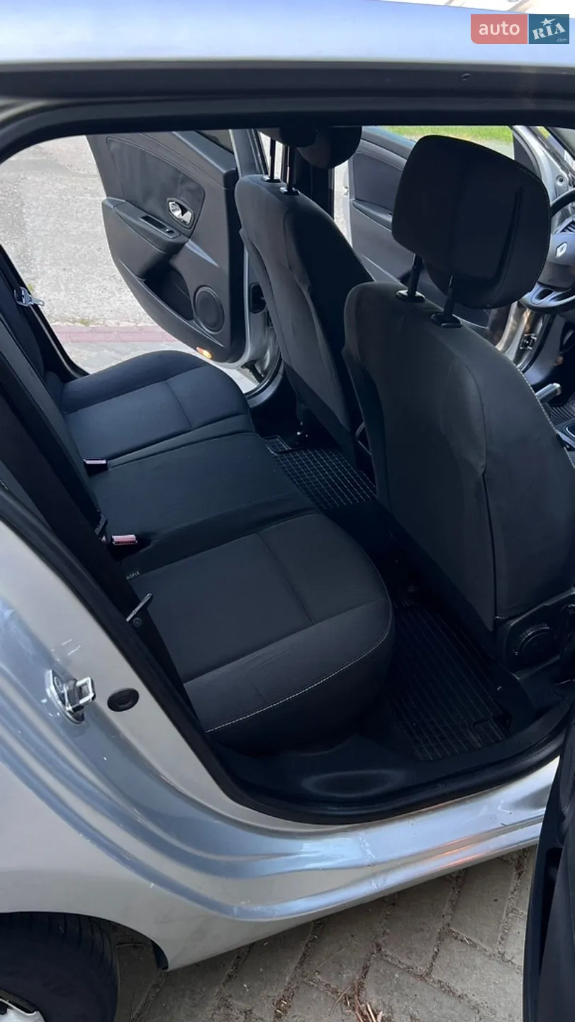 2012 Renault Megane - мініатюра 12
