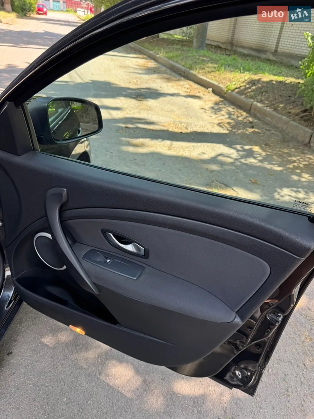 2010 Renault Megane - мініатюра 27