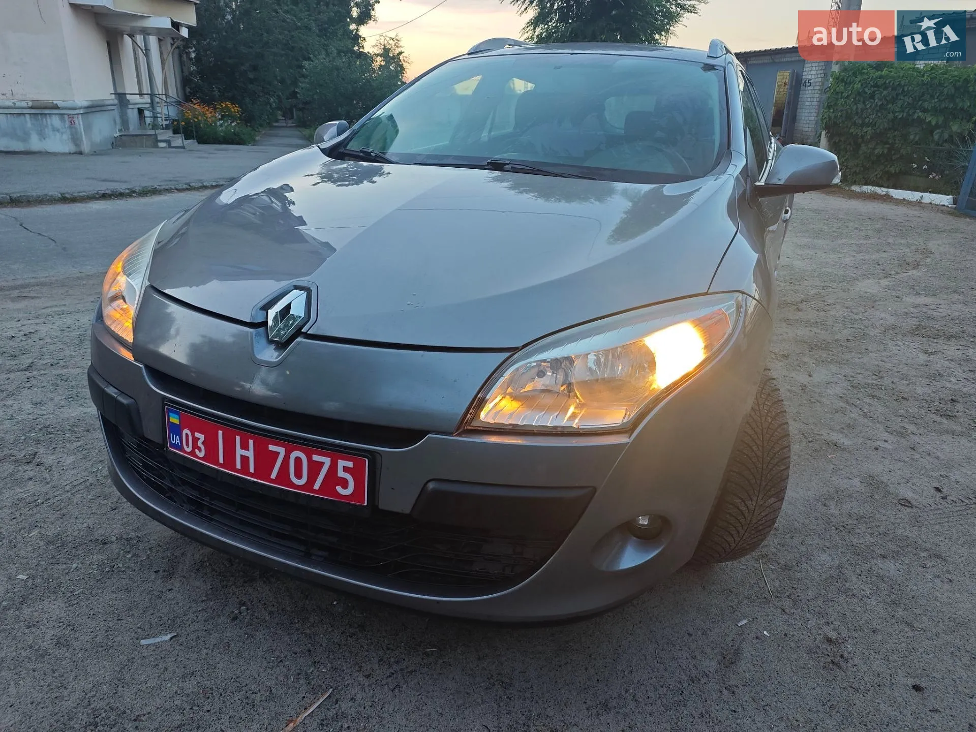 2010 Renault Megane - мініатюра 2