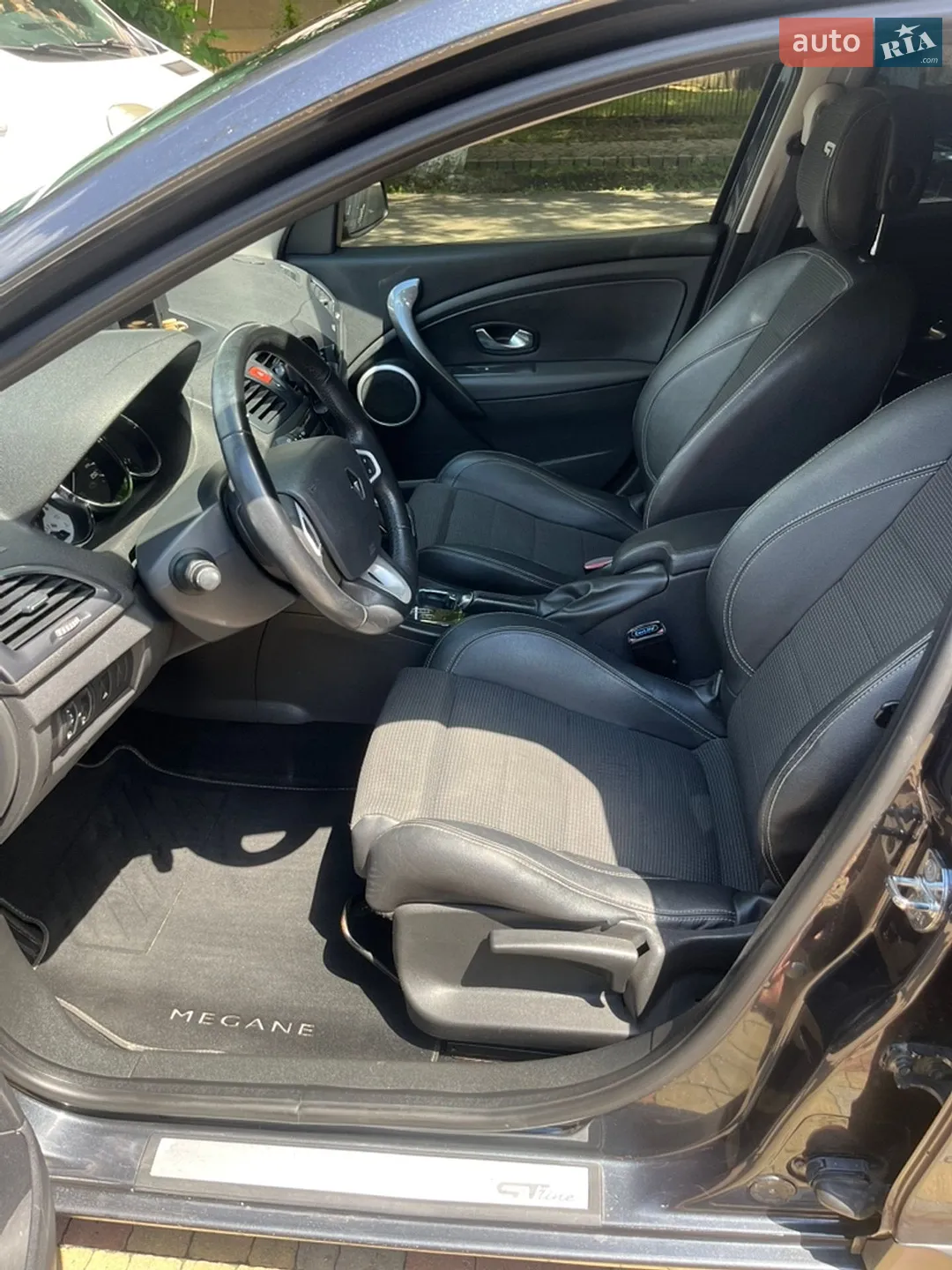 2011 Renault Megane - мініатюра 16