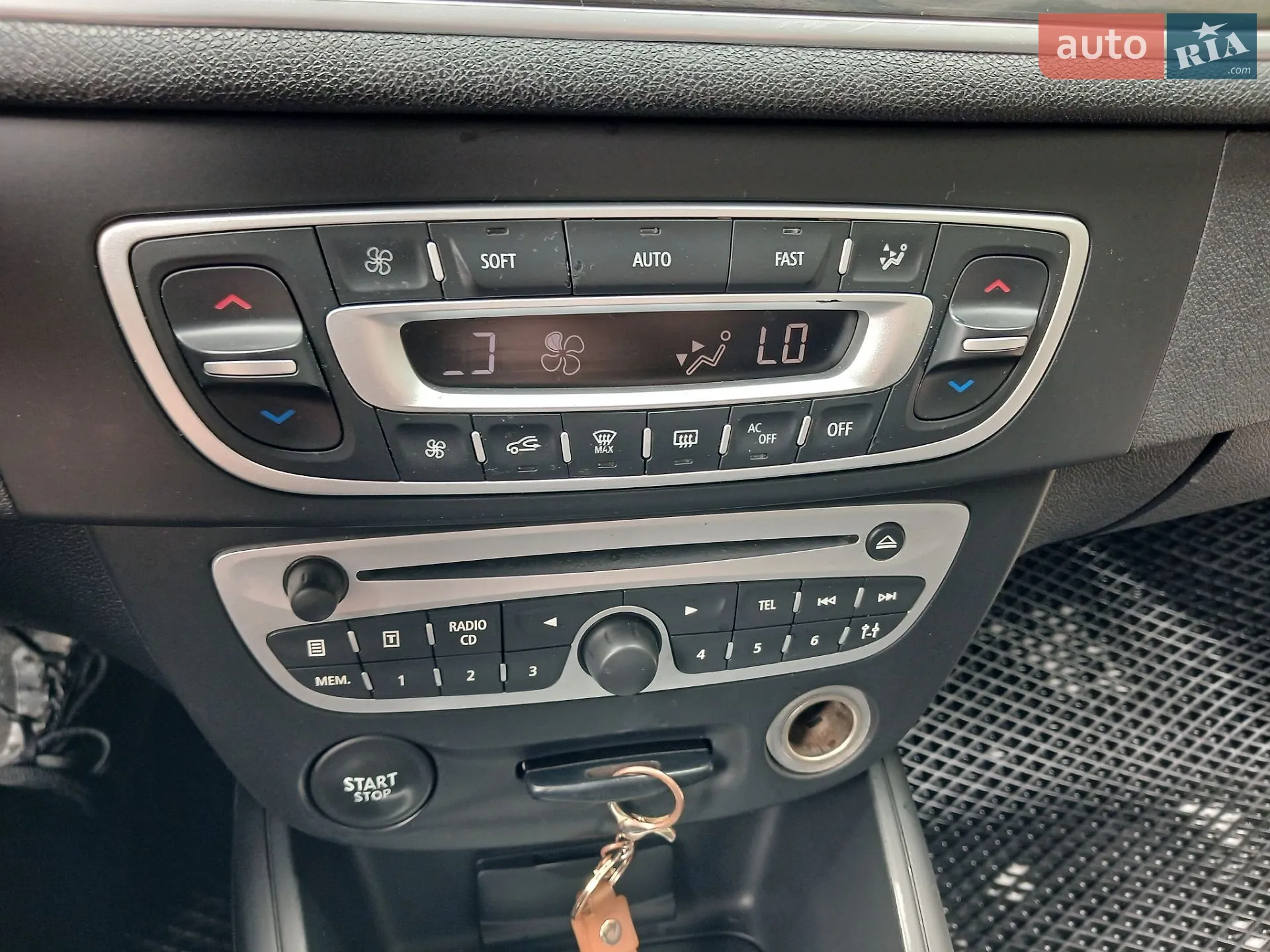 2010 Renault Megane - мініатюра 17