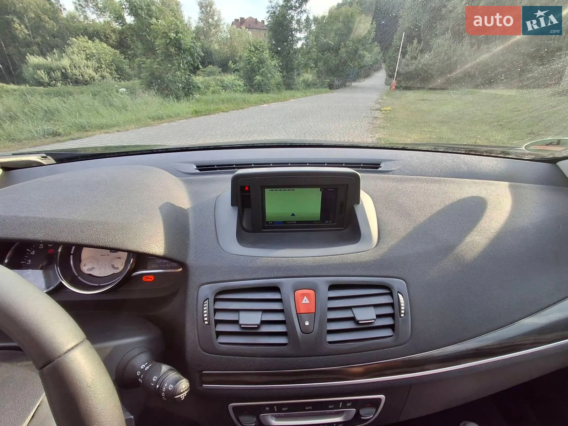 2010 Renault Megane - мініатюра 27