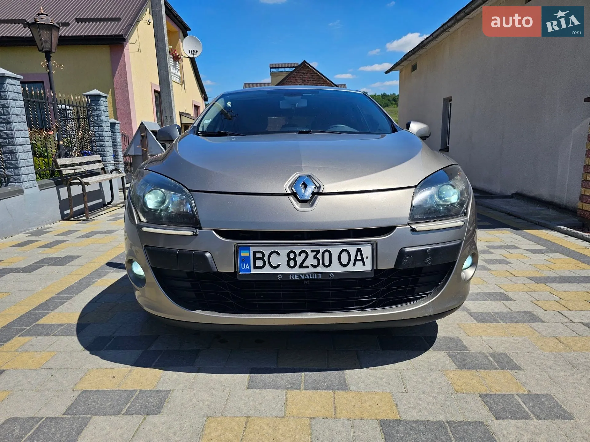 2010 Renault Megane - мініатюра 12