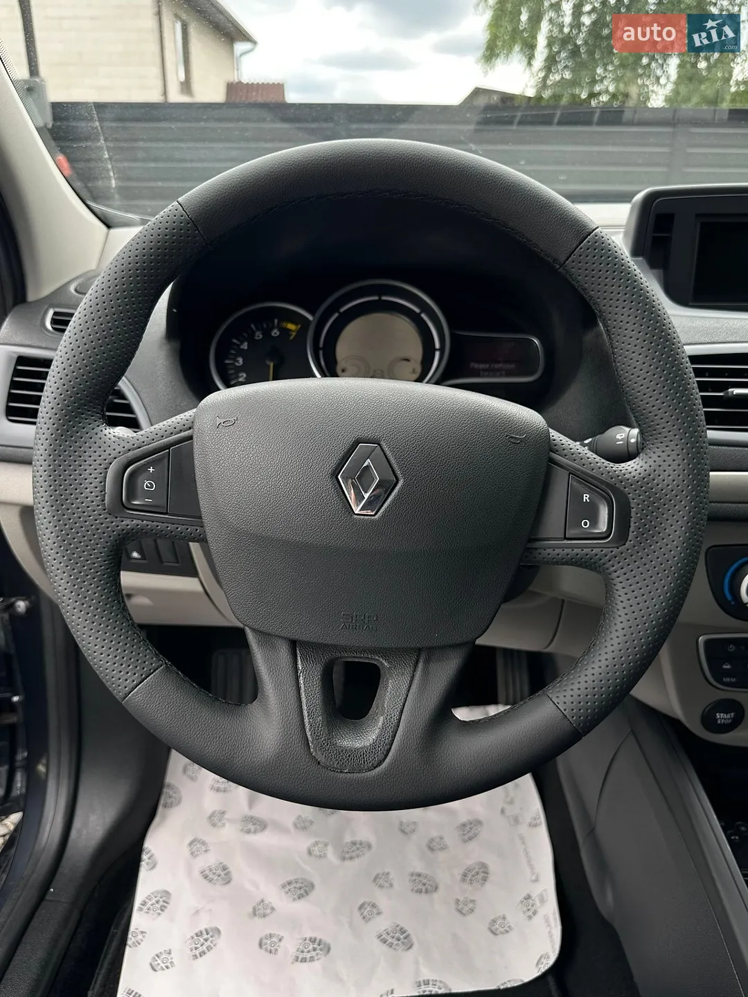2011 Renault Megane - мініатюра 25
