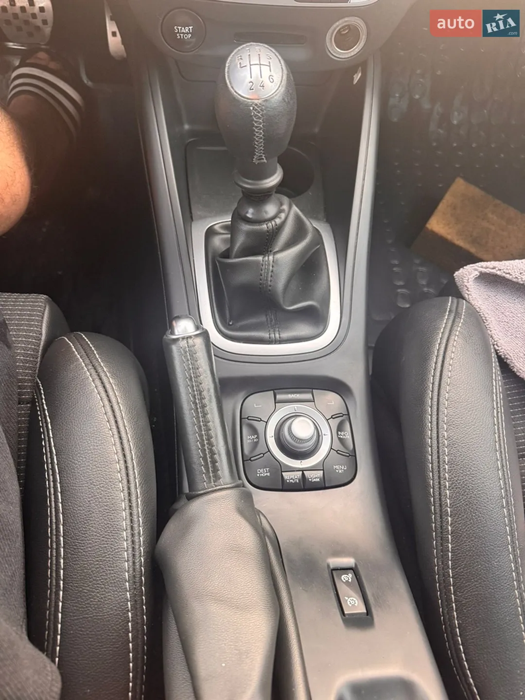 2012 Renault Megane - мініатюра 25
