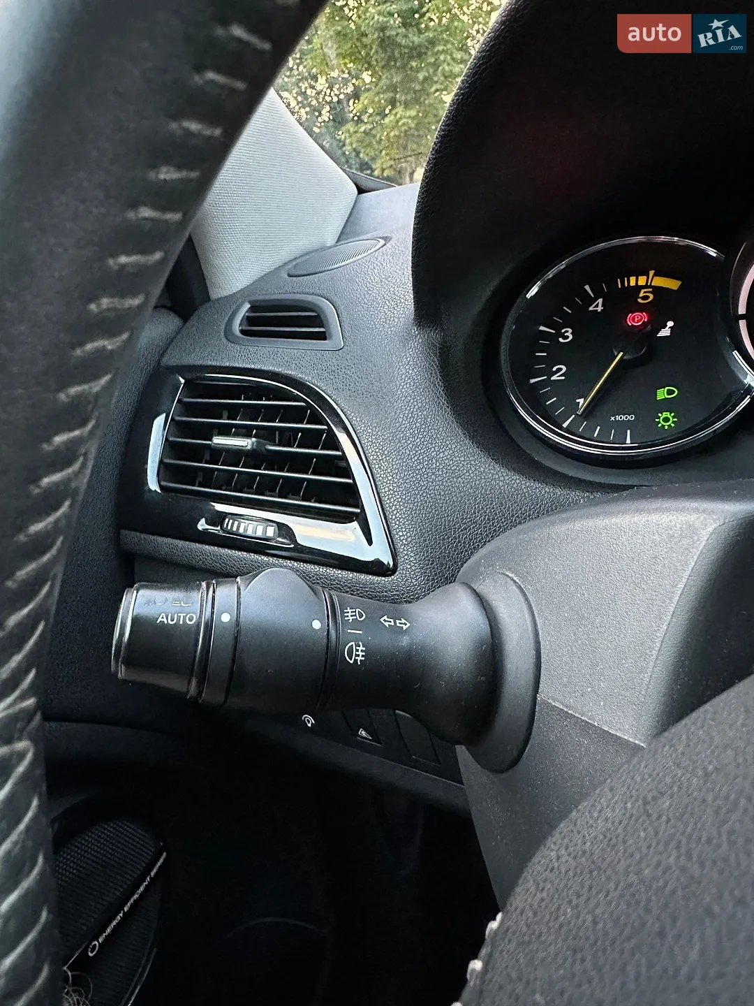 2011 Renault Megane - мініатюра 29