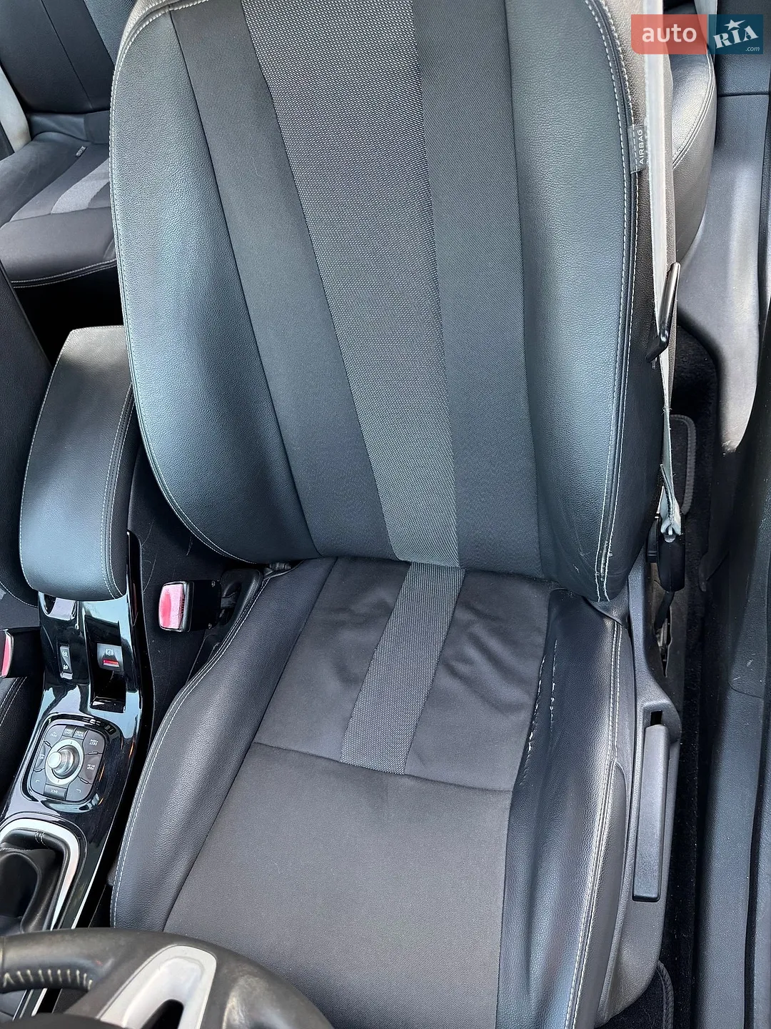 2011 Renault Megane - мініатюра 44